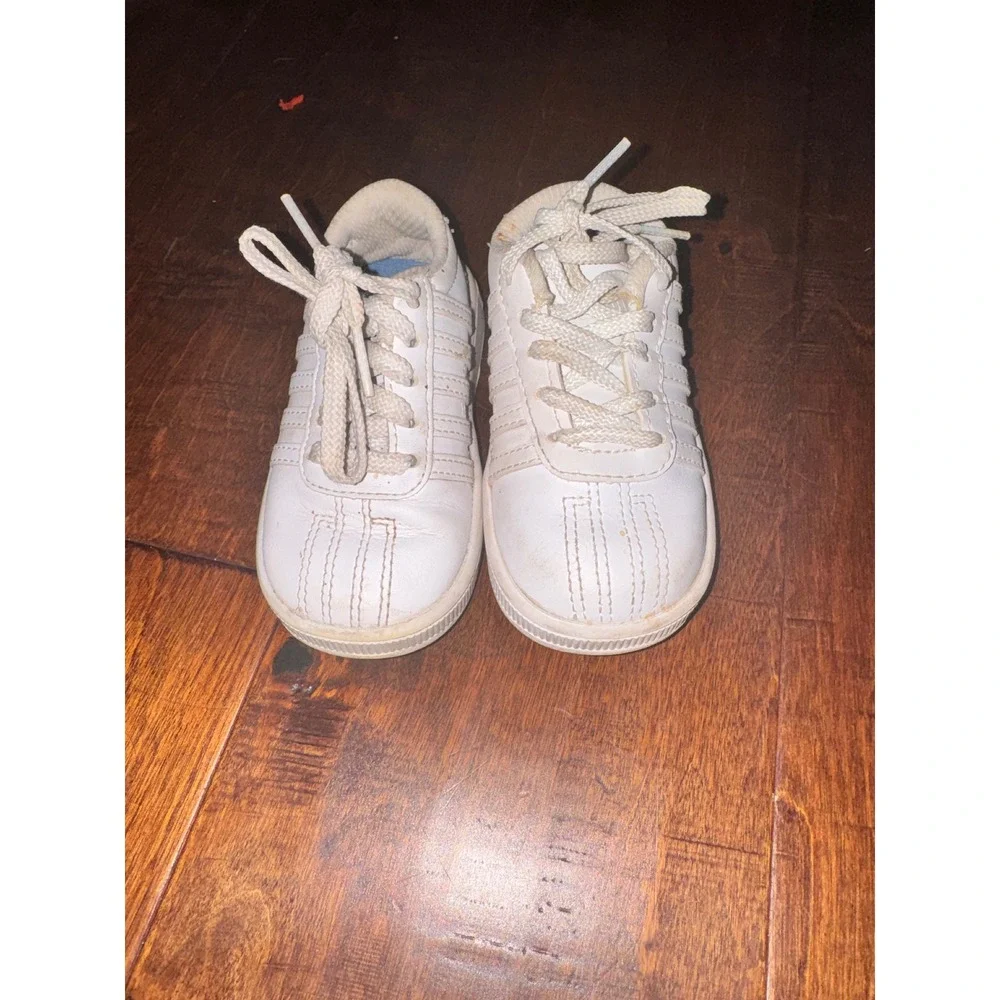 K-Swiss Classic VN Low White Leather Infant Sneakers Size 6 25612-101-M